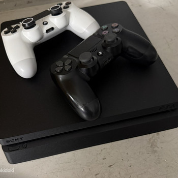 PlayStation 4 Slim 1TB + 2 pulti