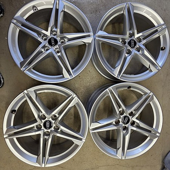 Audi A4 (B9) S-line originaalveljed 18"