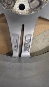 Audi A4 (B9) S-line originaalveljed 18" (7 foto / 10)