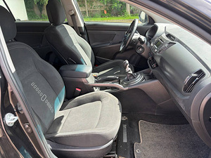 KIA SPORTAGE (7 foto / 8)