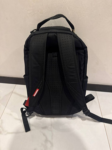 Sprayground shark central tonal (2 foto / 2)