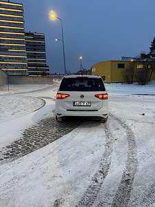 Volkswagen Touran (2 foto / 7)
