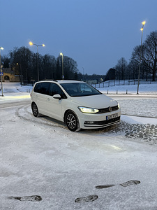Volkswagen Touran (5 foto / 7)