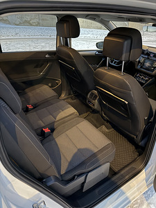 Volkswagen Touran (7 foto / 7)