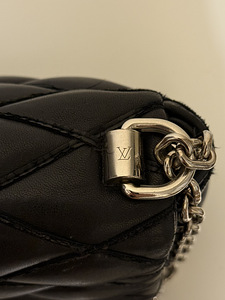 Louis Vuitton черная стеганая кожаная сумка GO-14 Malletage (4 фото из 7)