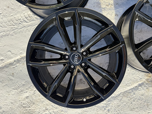 19" оригинальные диски Audi S-Line 5x112 (1 фото из 9)