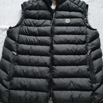 Moncler,новая жилетка,черная. XL(L)