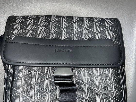 Lacoste kott ja ümbris