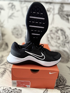Uued Nike MC Trainer 2 naiste treeningjalanõud, 38 suurus (1 foto / 4)