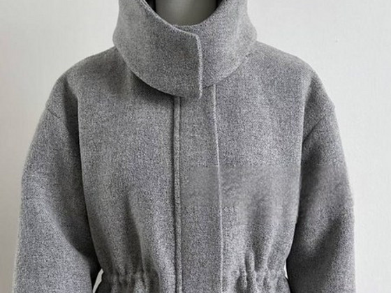 Soe parka kapuutsiga