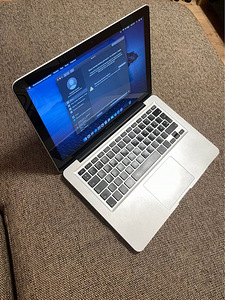 MacBook Pro 13", начало 2011 (1 фото из 8)