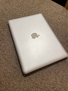 MacBook Pro 13", начало 2011 (2 фото из 8)