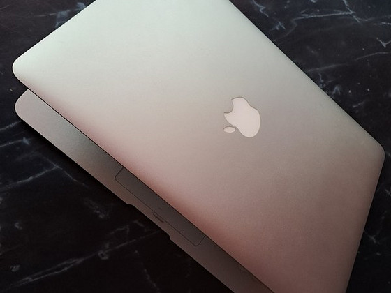 MacBook Air 13-дюймовый 2015 core i5