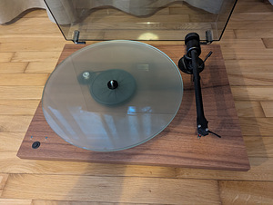 Виниловый проигрыватель Pro-Ject T1 Phono SB (1 фото из 2)