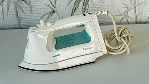Паровой утюг Philips (1 фото из 6)
