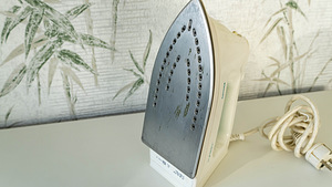 Паровой утюг Philips (3 фото из 6)