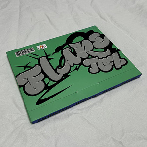 TOZ - FLARE (Green Ver.) [K-POP ALBUM] (1 foto / 2)