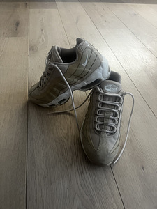 Müüa Nike Air Max 95, kasutatud, kuid väga heas seisukorras (2 foto / 4)
