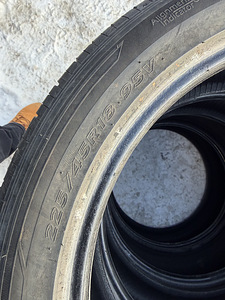 225/45/18 летние шины Hankook/Nexen 4-5,5 мм (4 фото из 8)
