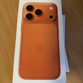 Apple iPhone 17 Pro 512GB Cosmic Orange