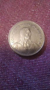 Монета (2 фото из 3)