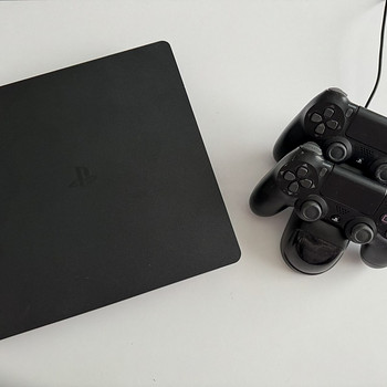 PlayStation 4