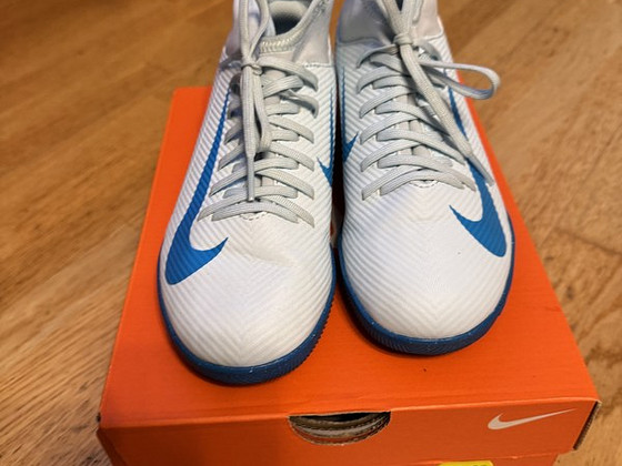 Nike зальные бутсы р.33,5