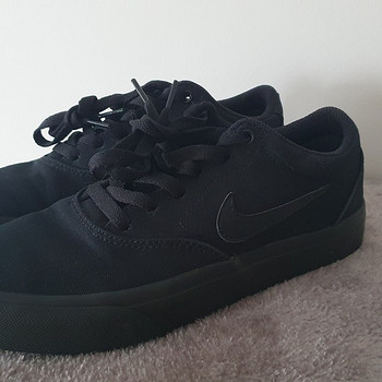 NIKE SB CHARGE