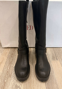 Сапоги Red Valentino (36,5) оригинал (2 фото из 6)