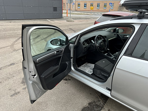 Volkswagen Golf 7 Variant (14 фото из 15)