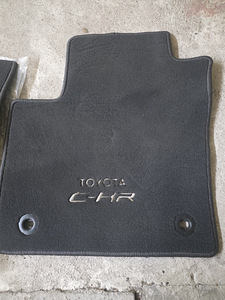Esiistme matid Toyota C-HR autole (1 foto / 3)