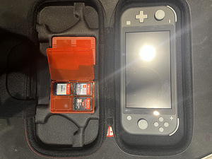 Nintendo Switch Lite (6 foto / 8)