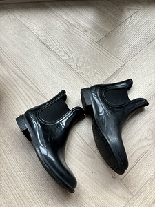 Calvin Klein kummikud, 36 (4 foto / 4)