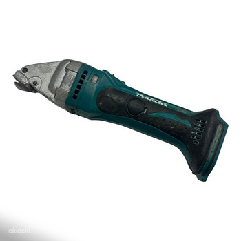 Аккумуляторные листовые ножницы Makita DJS161