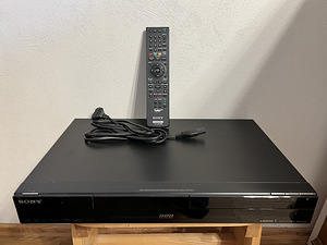 Наслаждайтесь качеством изображения на большом экране с 4K Ultra HD Blu-ray диск... (1 фото из 1)