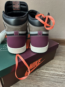 Nike Air Jordan 1 Retro High OG Hand Crafted (2 фото из 10)