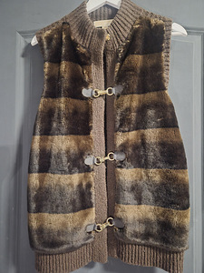 Michael Kors soe karvane vest (1 foto / 4)