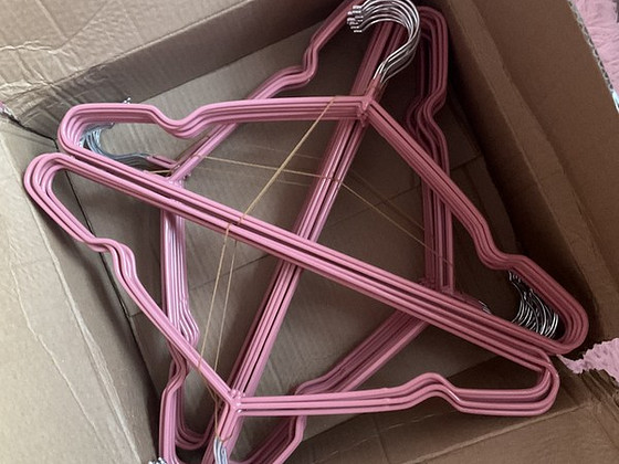 Вешалки для одежды / riidepuud / clothes hangers