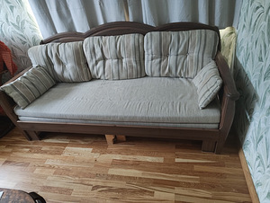 Продам диван (1 фото из 4)