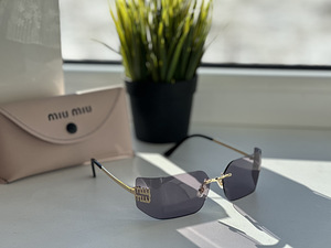 Miu Miu päikeseprillid (1 foto / 4)