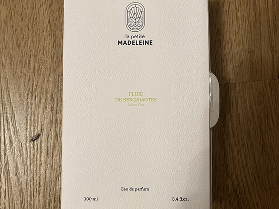 La Petite Madeleine Pluie de Bergamotes perfume
