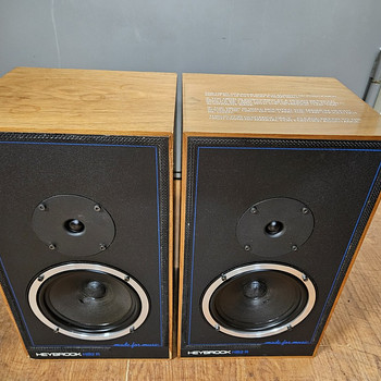 Heybrook HB2 HiFi полочные колонки