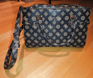 Сумка Guess (1 фото из 4)