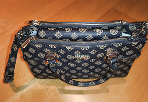 Сумка Guess (2 фото из 4)