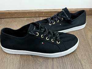Tommy Hilfiger размер 40 (1 фото из 4)