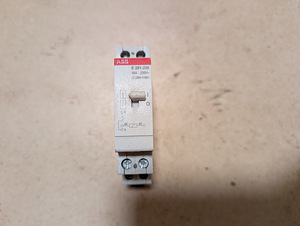 Импульсное реле ABB E251 (1 фото из 2)
