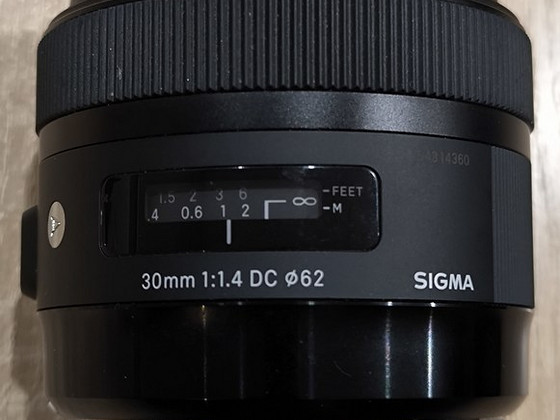Sigma objektiiv (Canonile) EF 30mm f1.4 DC