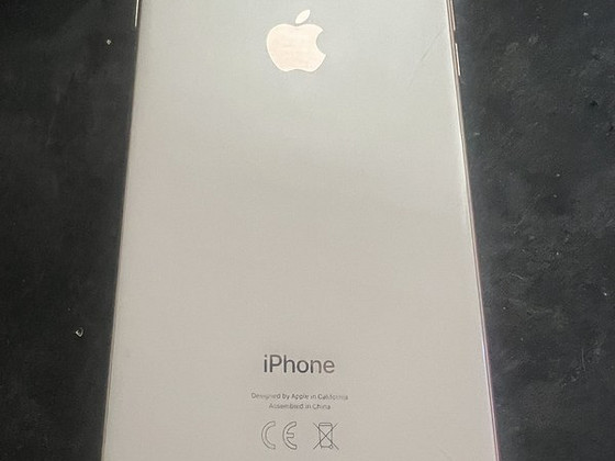 iPhone 8 Plus 64 GB