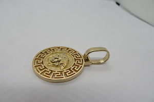 Новый золотой медальон в стиле Versace 10,98 г. (2 фото из 4)