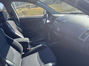 Peugeot 4007 (5 фото из 6)